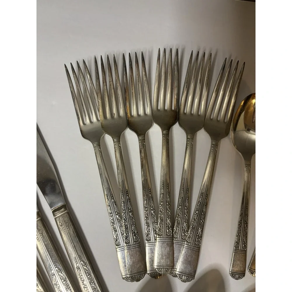 LOT OF 24PC Oakleigh Royal York Silverplate Tudor Flatware Oneida Community 1937
